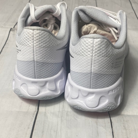 Nike Renew Women’s Running Shoes White/Silver with Pink Sole Size 8.5 NWOT - Picture 4 of 11